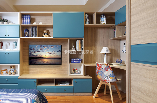 兒童書桌怎么定制？兒童書桌定制注意事項有哪些？
