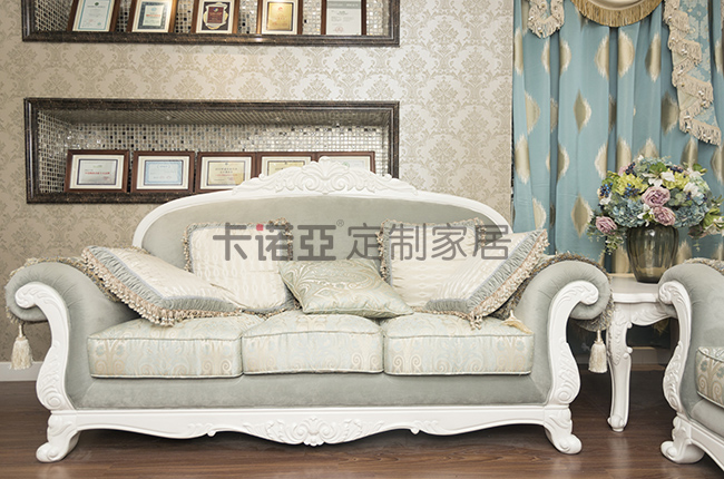 布藝沙發(fā)和皮沙發(fā)選哪個好？對比一下你就知道